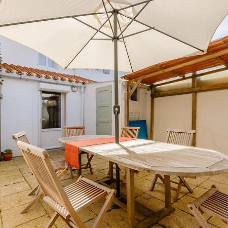 La Josephine - Maison Avec Terrasse 圣吉尔-克鲁瓦德维 外观 照片